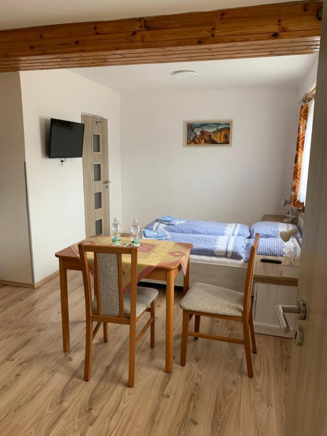 Privat Zelezny Brod Apartment Екстериор снимка